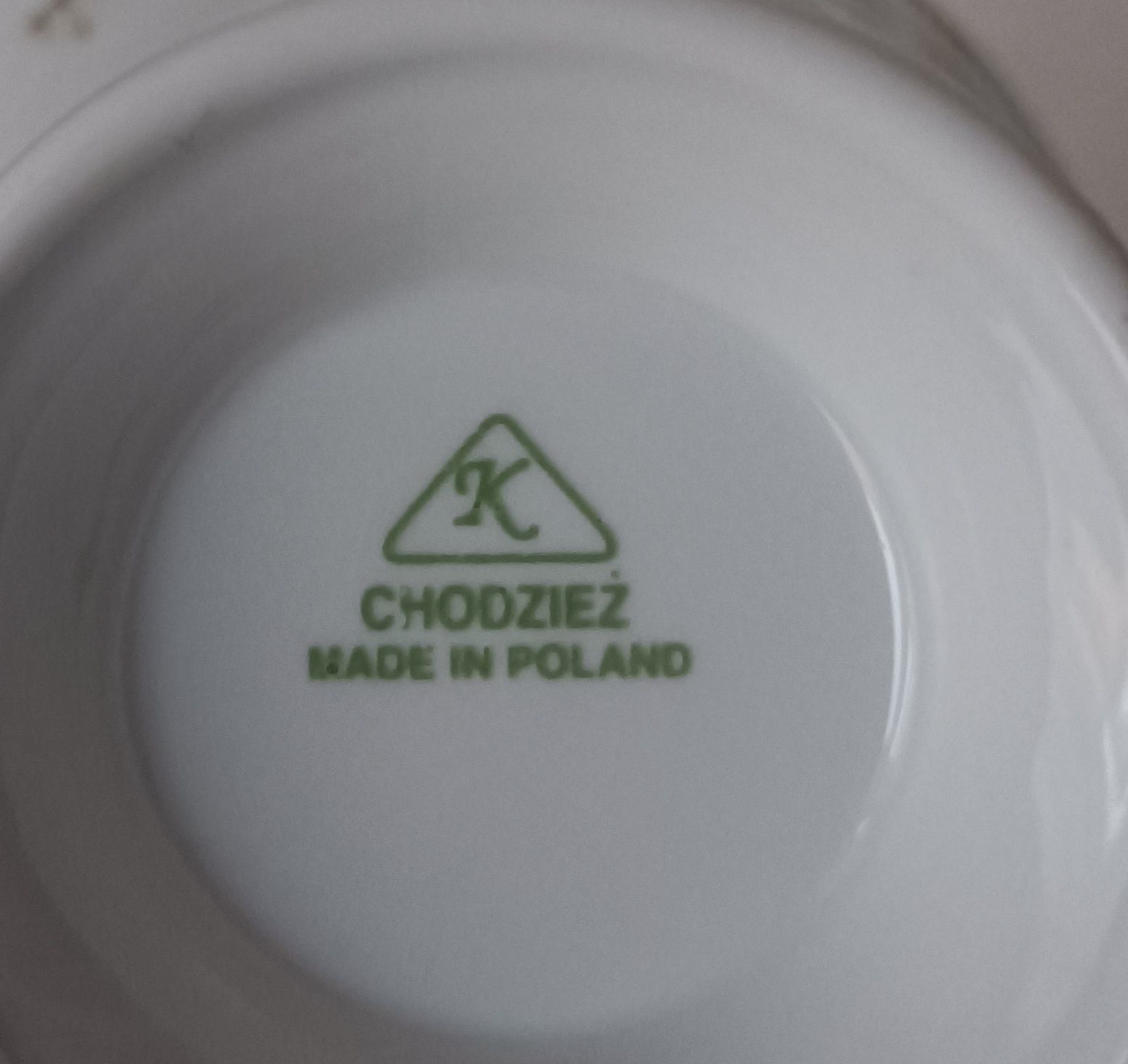 Dwie porcelanowe filiżanki ze złoceniem Chodzież