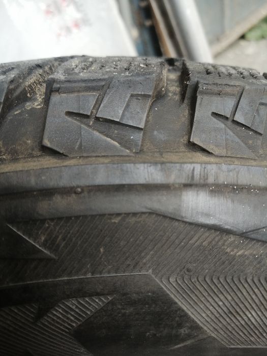 Шины зима Bridgestone Blizzak DM-V2 235/60 R18
