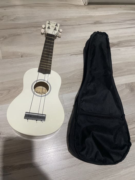 Ukulele kremowe Harley Benton + pokrowiec