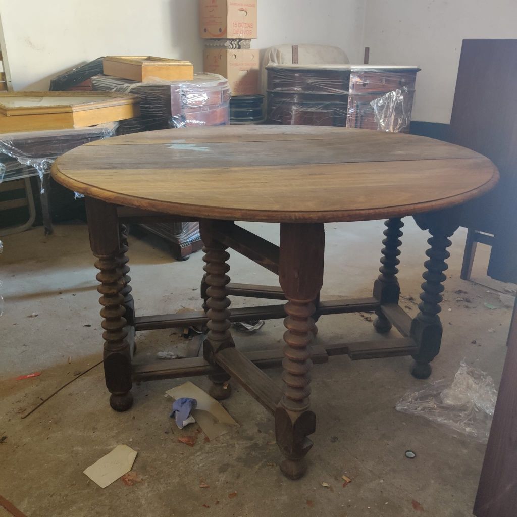 mesa de abas em madeira