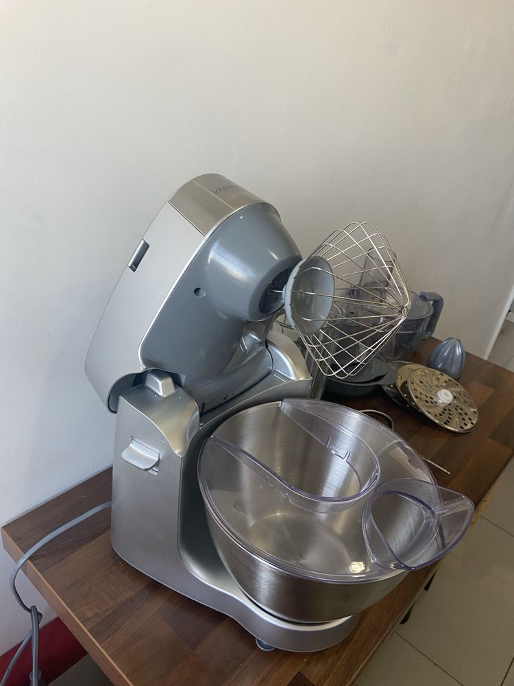 Kenood robot.