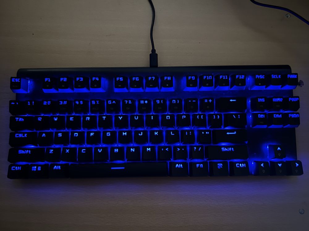 Teclado Mecânico Gamer RGB (Ótimo Estado)