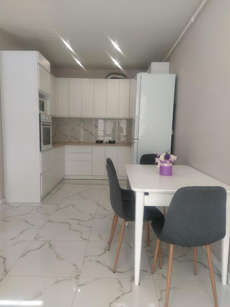 В Продажу триповерховий Таунхаус з ремонтом, ГАЗ, 105 м²