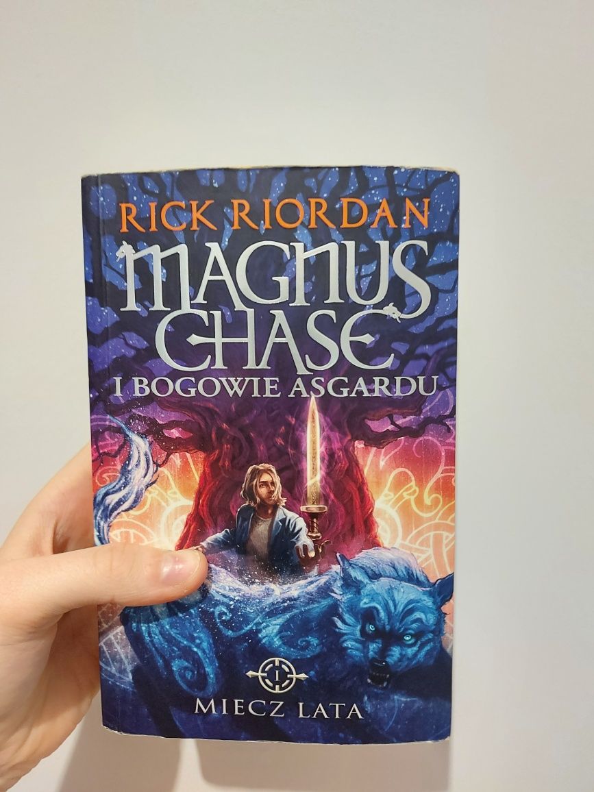 Magnus Chase tom 1 "Miecz Lata"