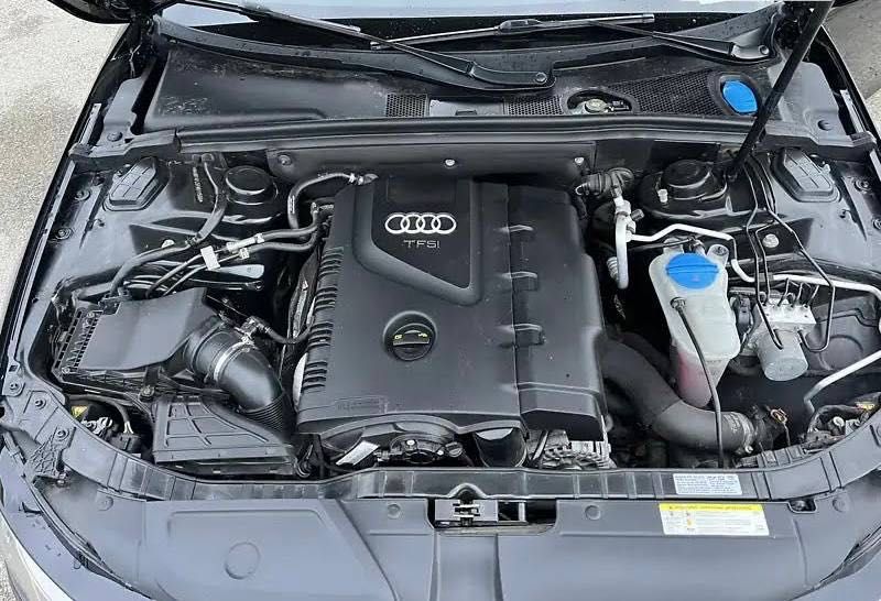 Машина Audi A4 Quattro