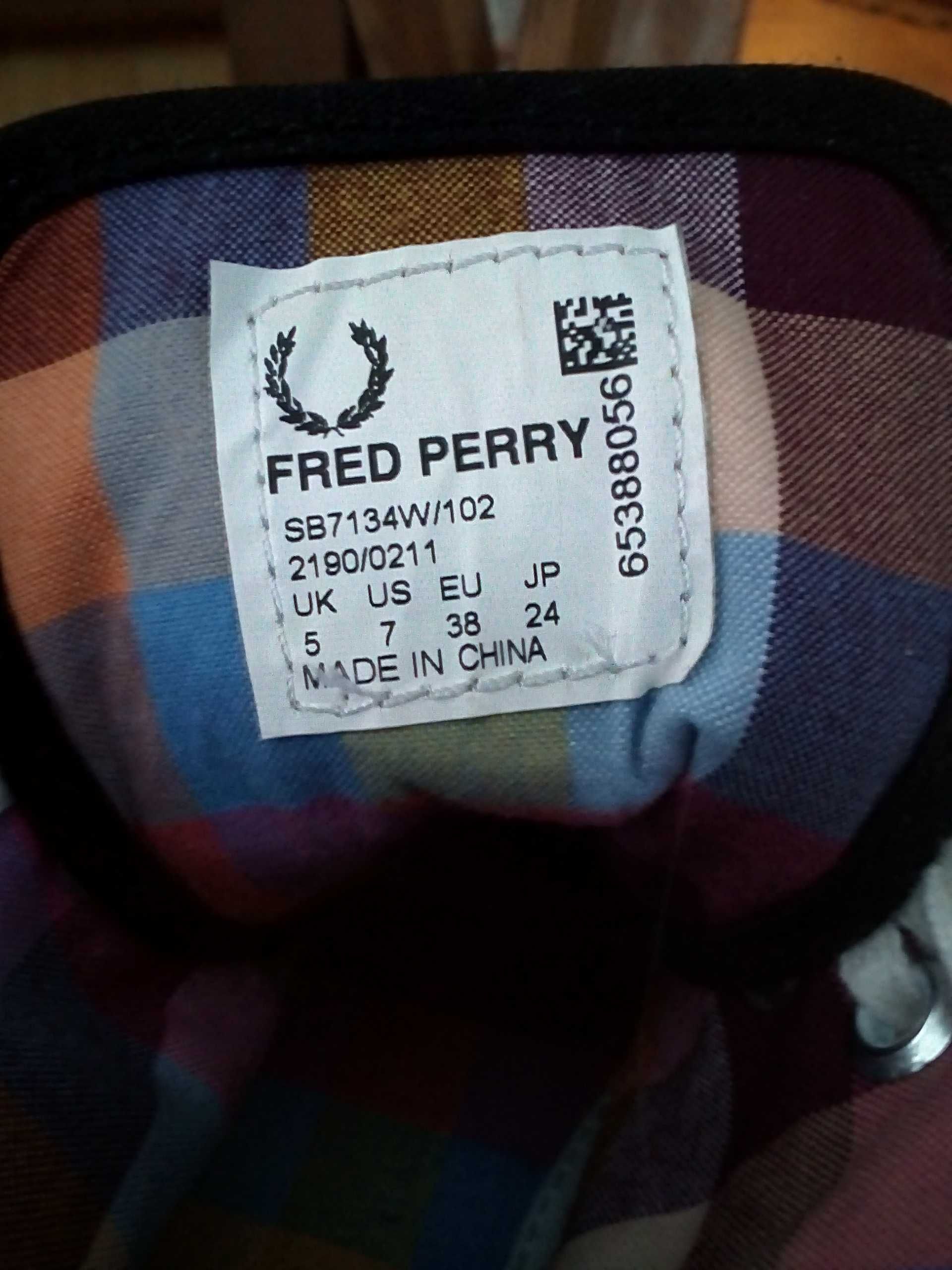 FRED PERRY lekkie wysokie trampki - nowe - rozmiar 38