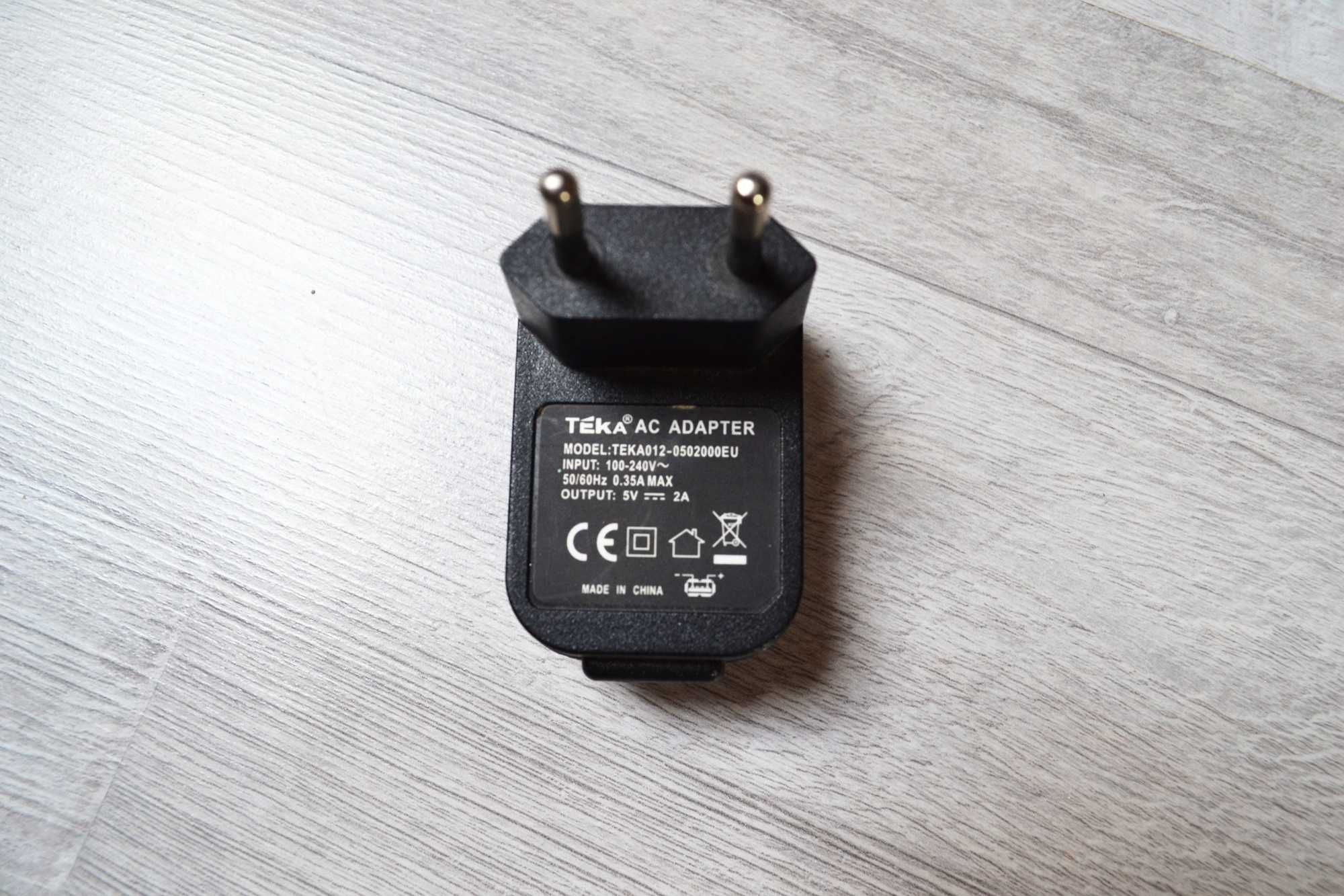 Kostki z wejściem usb Lg i no name do ładowarki 2 szt.