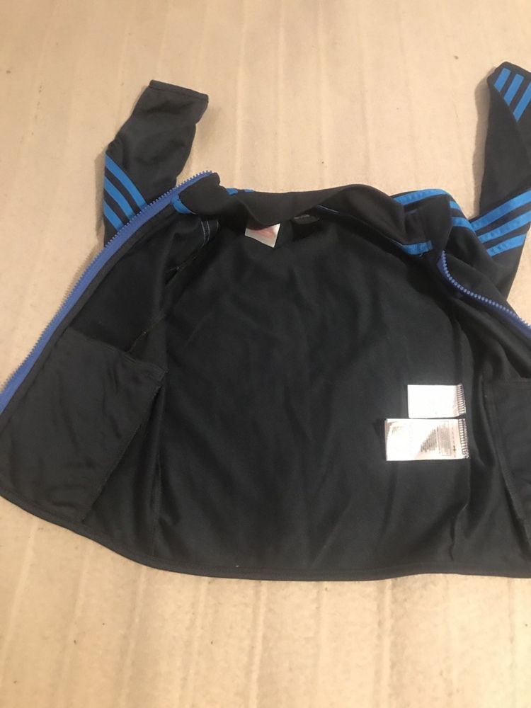 Продам костюм Adidas