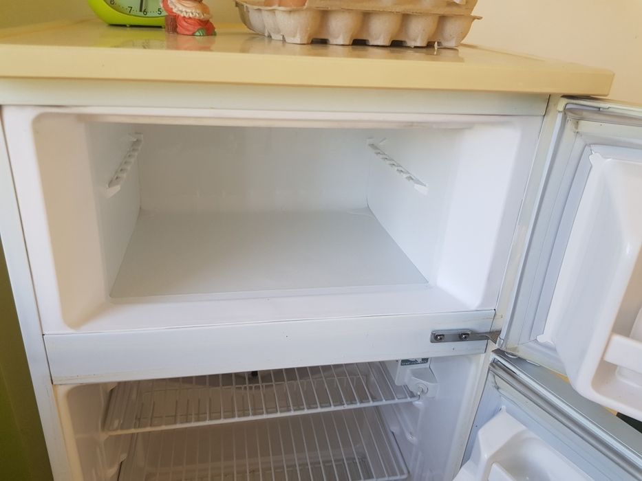 Lodówka Samsung z 1997 roku.