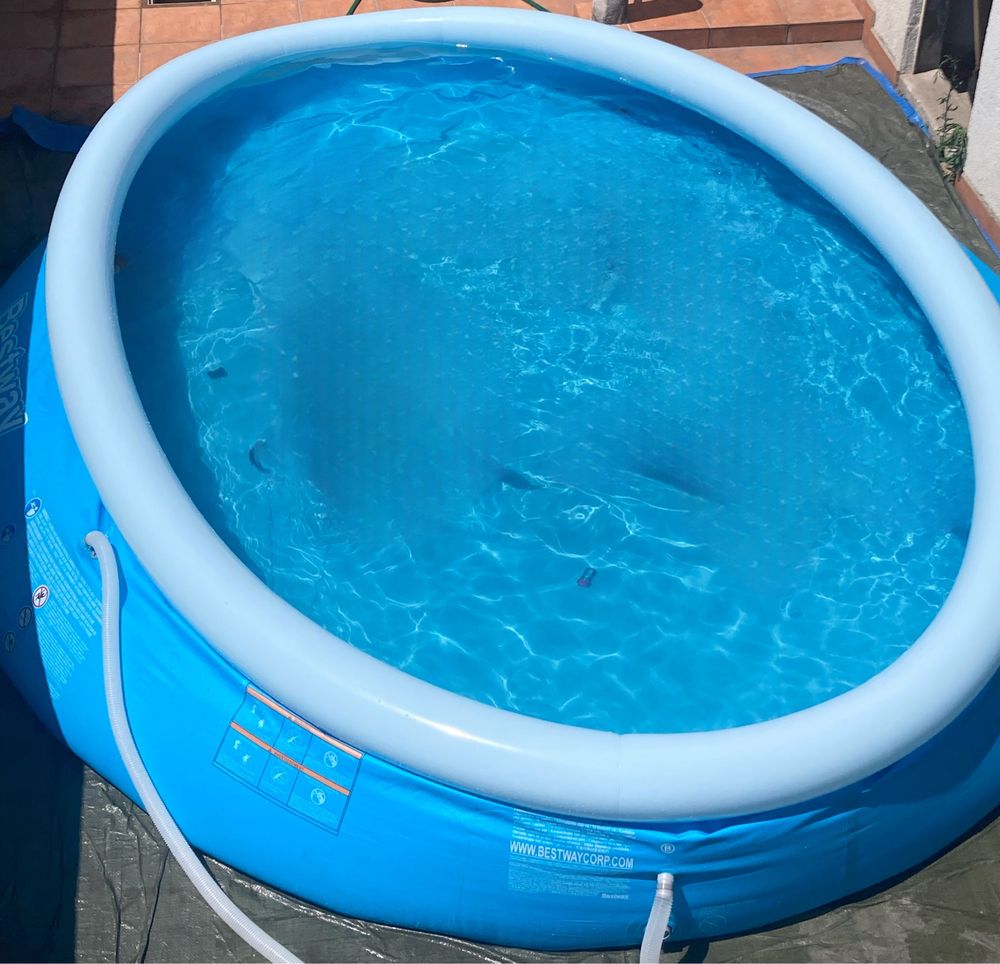 Piscina como nova 1 mes de uso