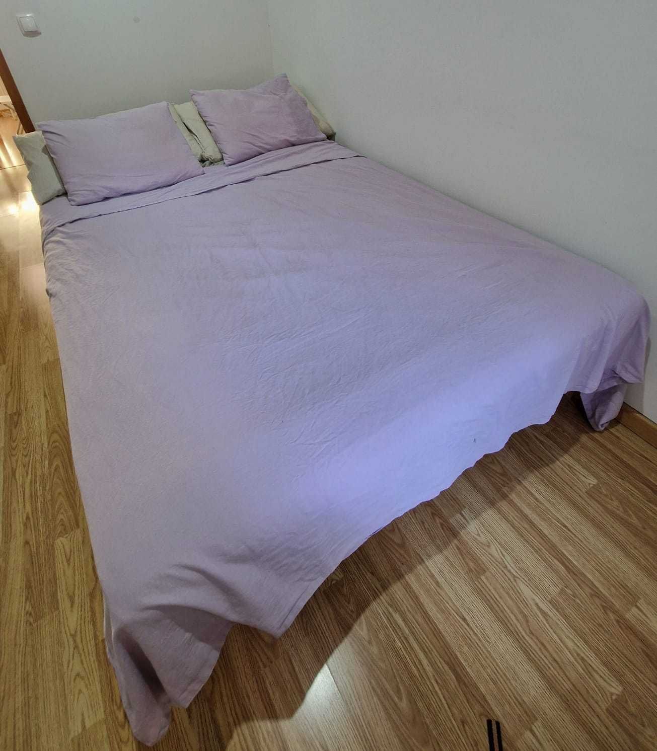 Cama casal com colchão