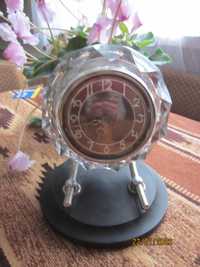 часы *Маяк* настольные в хрустале, СССР