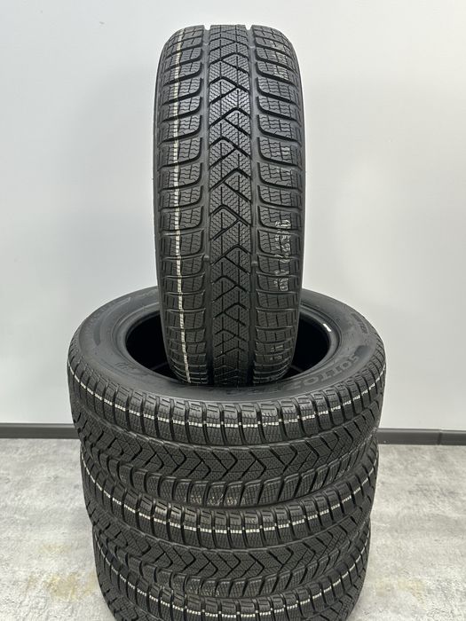 Нові зимові шини Pirelli Sottozero3 215/55 R17 94H AO