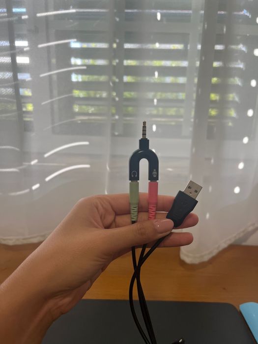 Headphones KROM com microfone