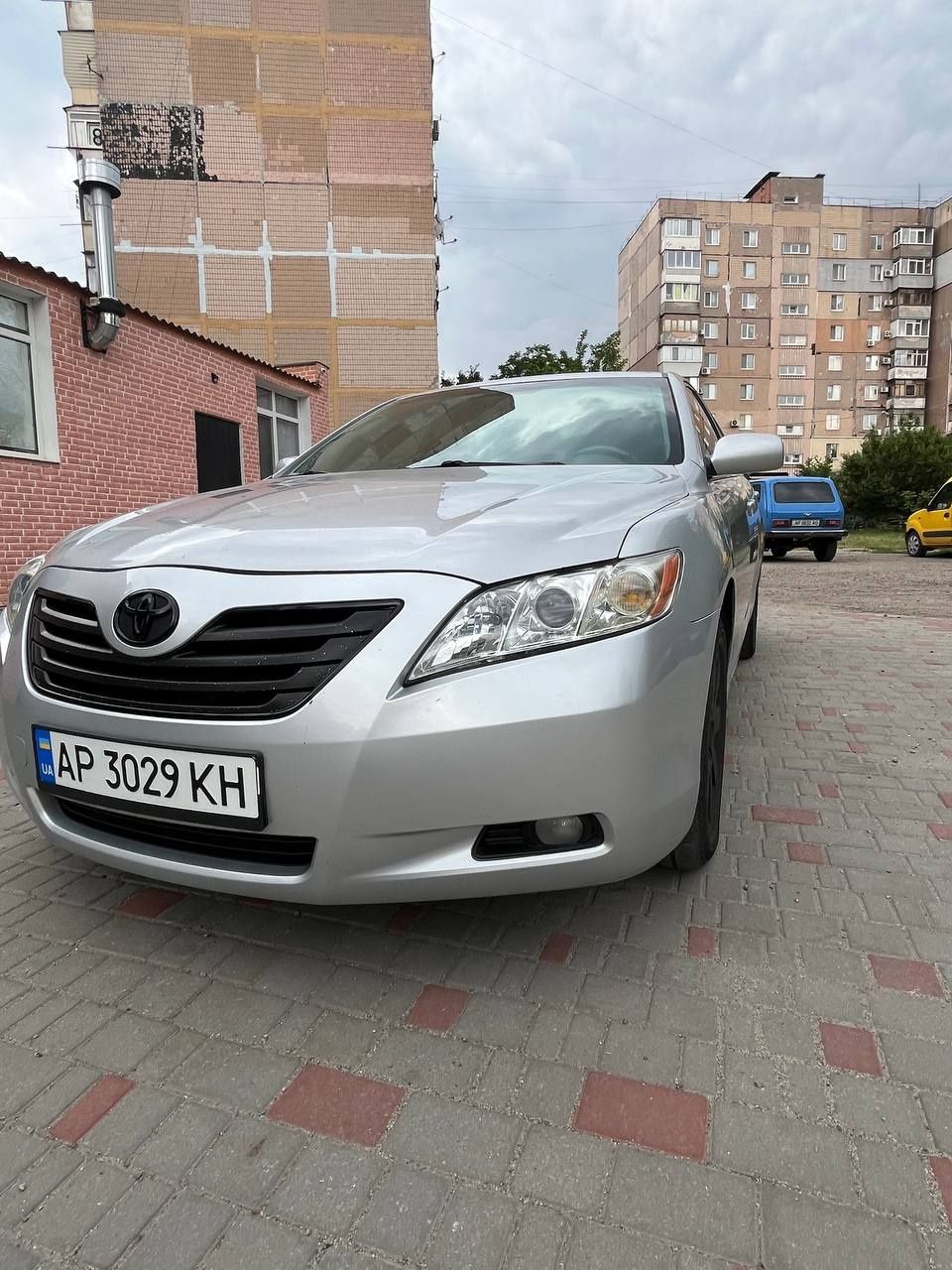 Продам Камри 40.