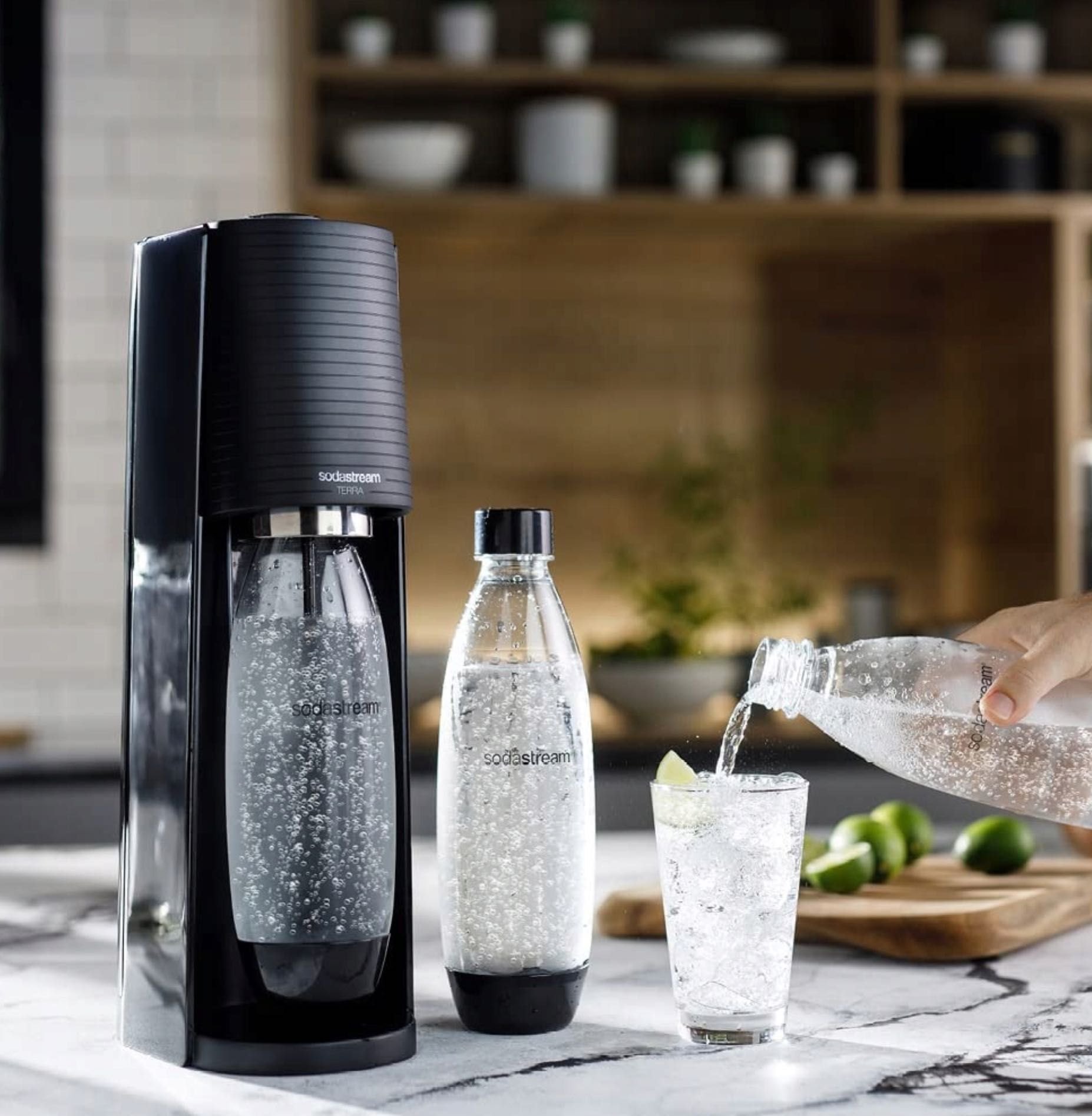 SODASTREAM SATURATOR do gazowania wody + 3 butelki CZARNY