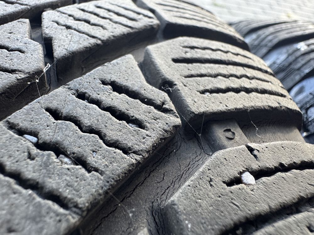 Koła zimowe opony 205/55/R16 i felgi 5*100 i kolpaki OPEL
