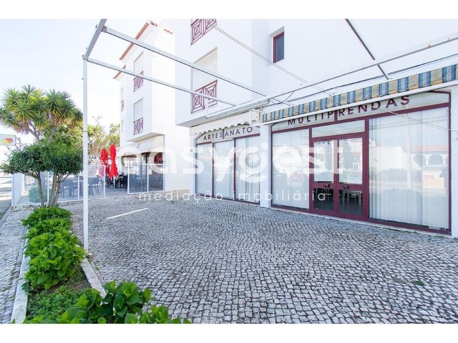 Loja destinada a comércio -boa localização, a 2 min da Praia de Altura