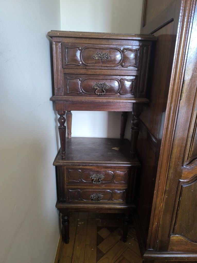 Mobília de quarto em Madeira vintage