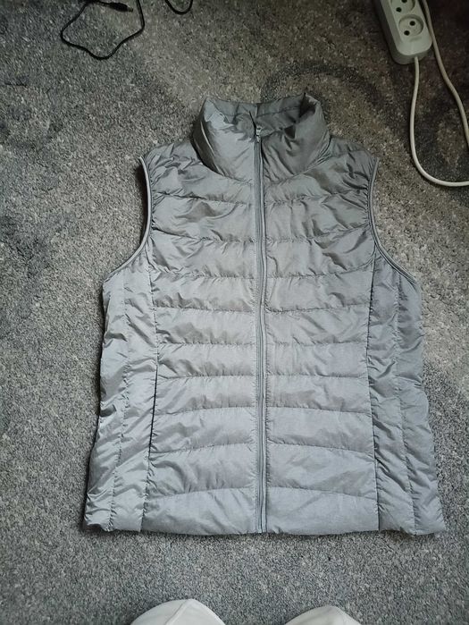 Жилетка Uniqlo, пухова, ультралегка, оригінальна.