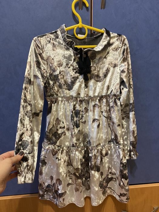 Бархатное платье для девочки рост 128!