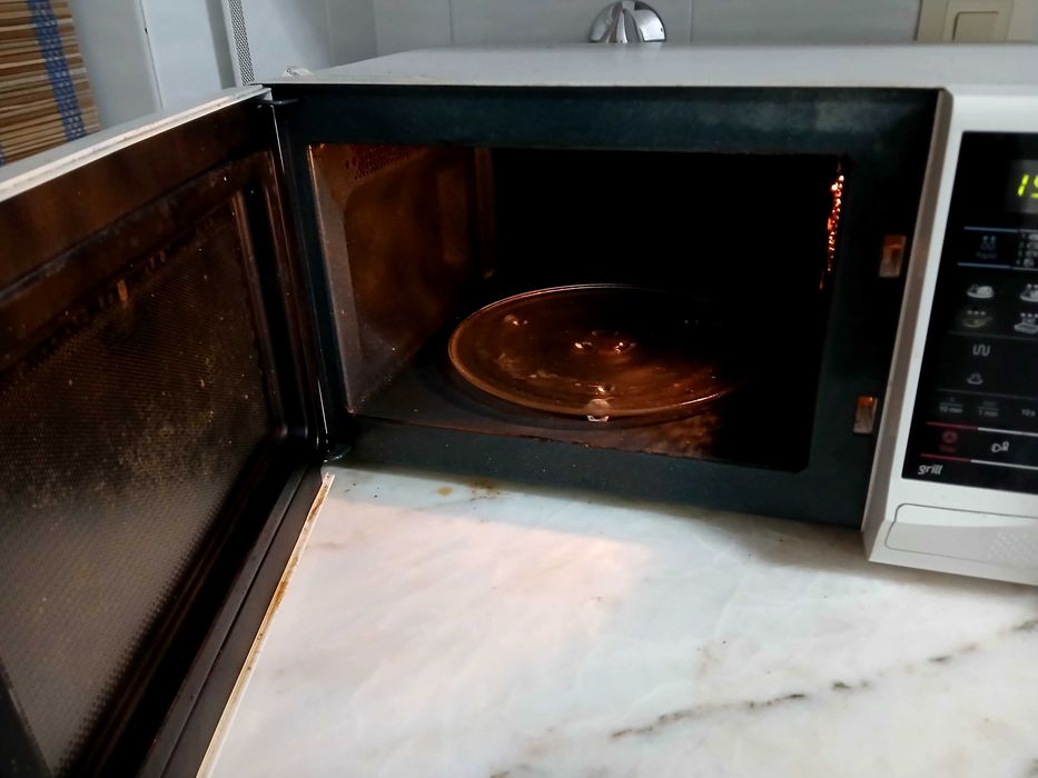 Microondas com grill usado