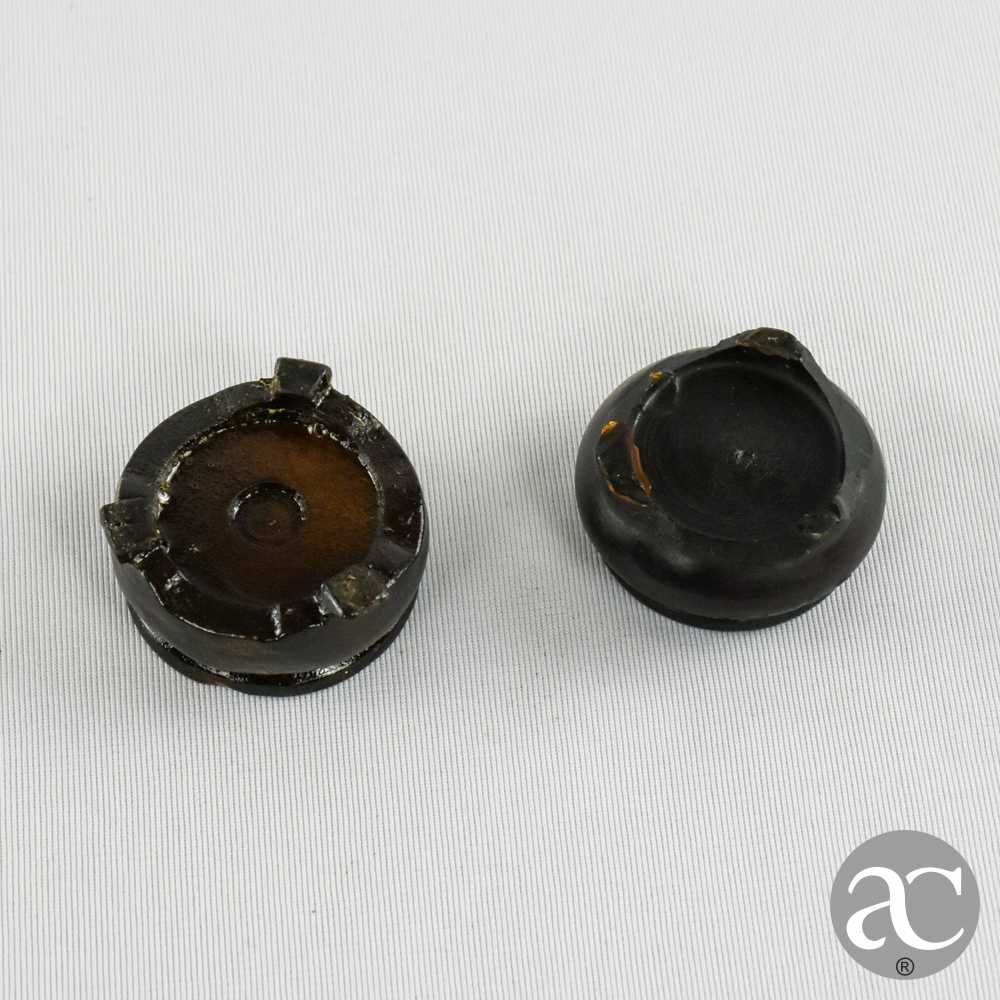Par de pequenas jarras em cloisonné, China, com base em madeira