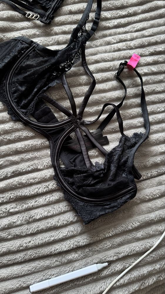 Hunkemoller оптом (мішком )21.9Кг 325 одиниць)