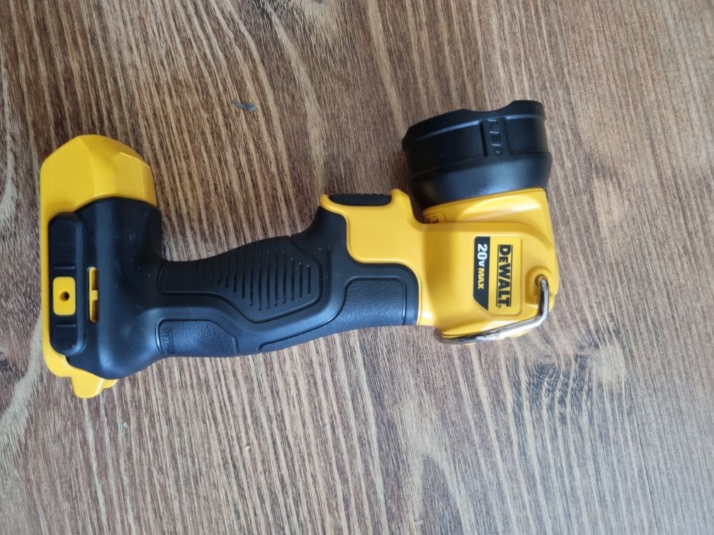 Dewalt latarka led nowa