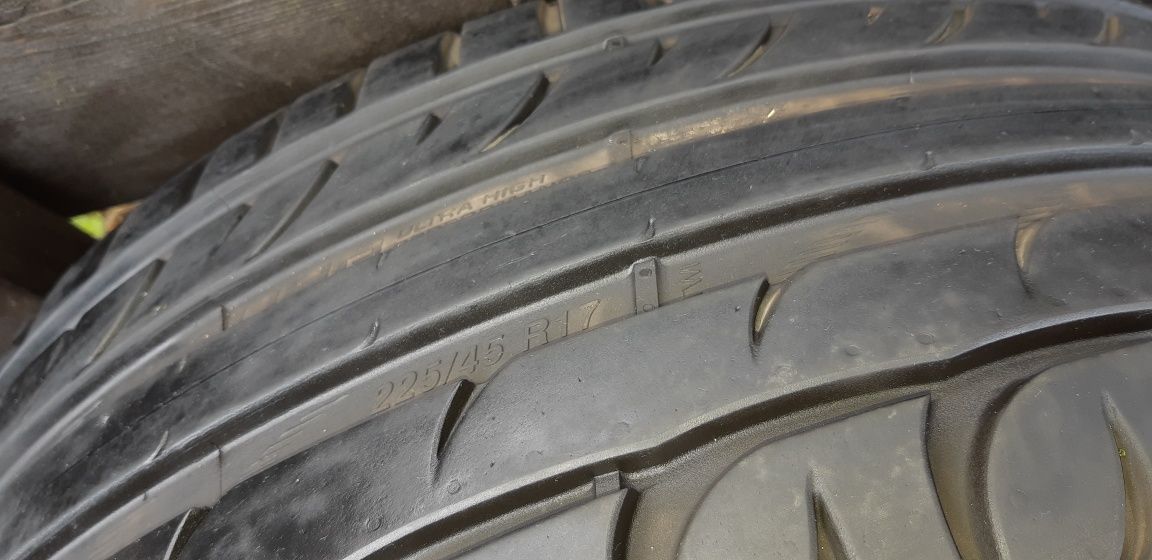 Nowe opony z felgami do audi