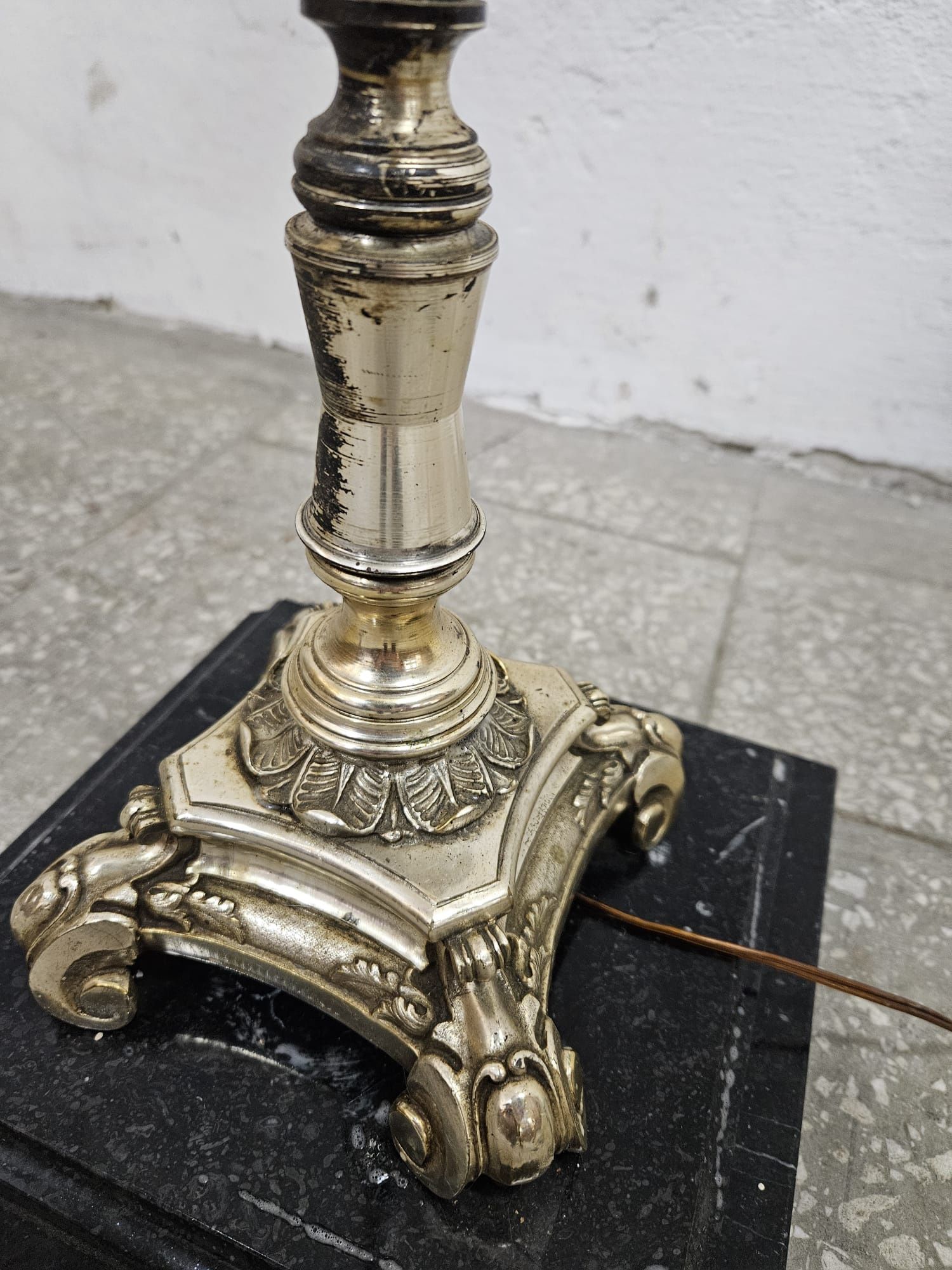 Lampa podłogowa z abażurem Francja