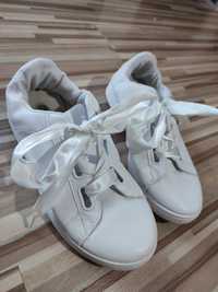 Białe buty cieplejsze
