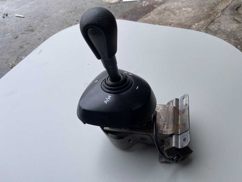 Dźwignia zmiany biegów automat manetka wybierak trafic