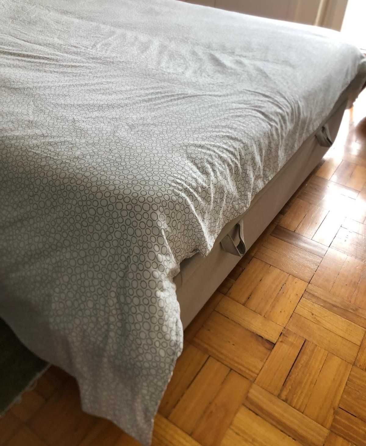 Cama de casal 160/200 com cabeceira e arrumação