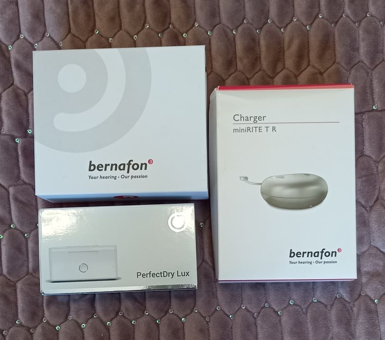 Aparat słuchowy(lewe ucho)ładowarka i  bernafon i osuszacz perfectd