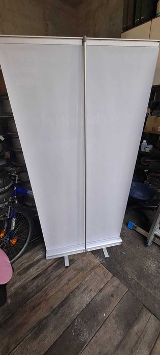 stojak reklamowy roll up