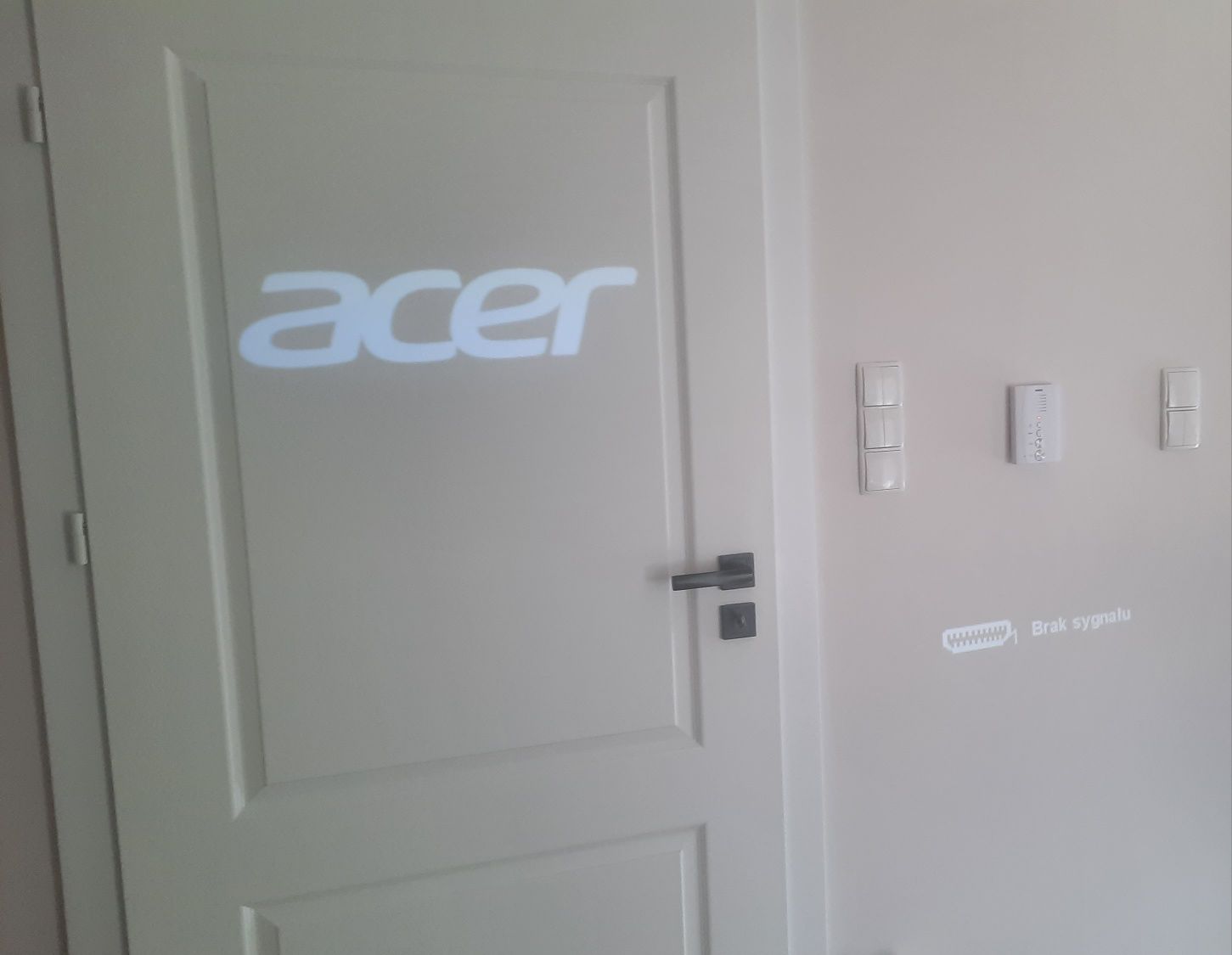 Projektor DLP Acer H6502BD biały