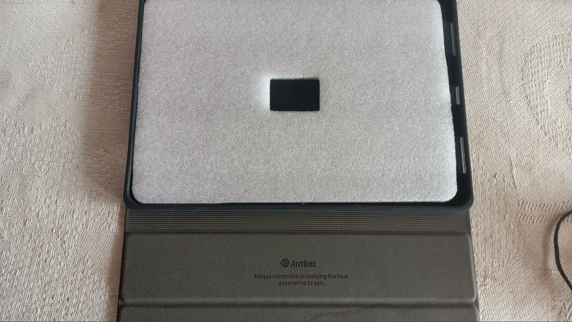 Кожний челол на ipad 10.2