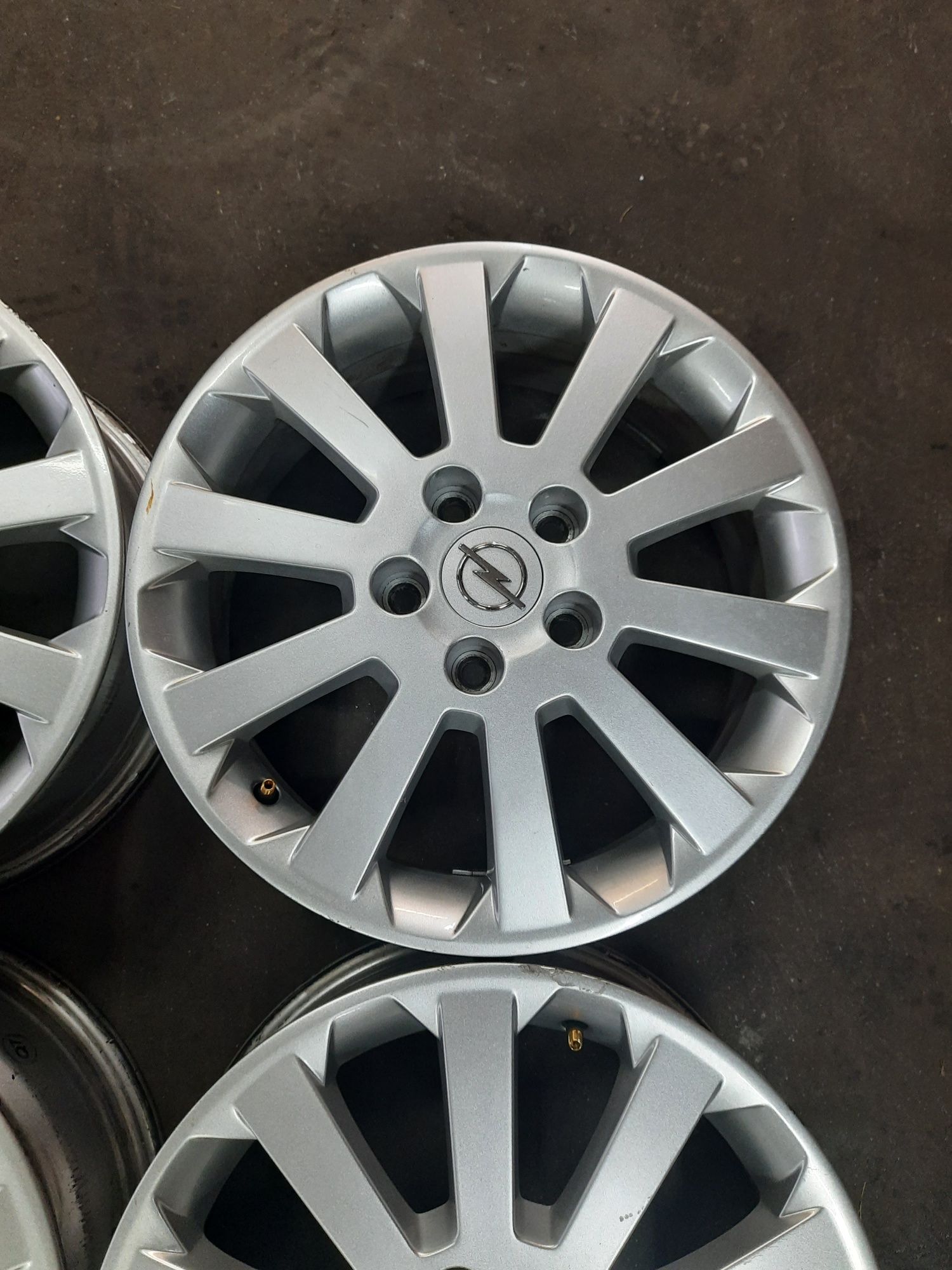 (0192) Felgi 16" 5x110 ET 49 6j - Opel