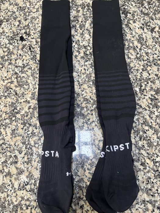 Chuteiras Futebol Adidas (43,5) + Caneleiras + Meias cano alto