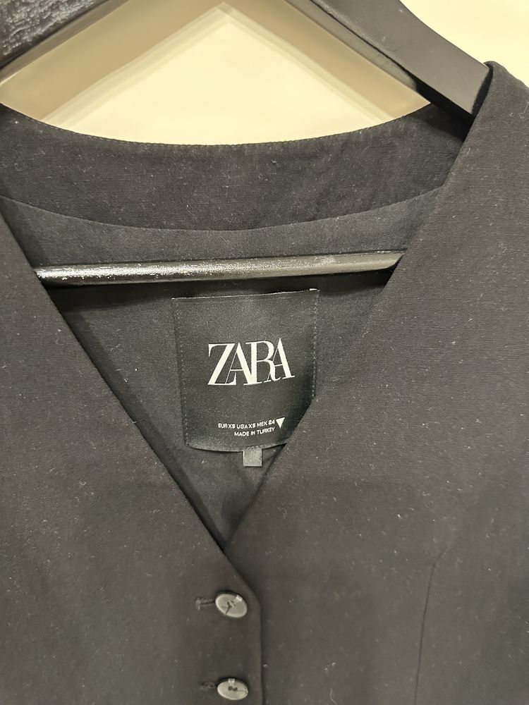 Жилет Zara, розмір XS, чорний, в ідеальному стані