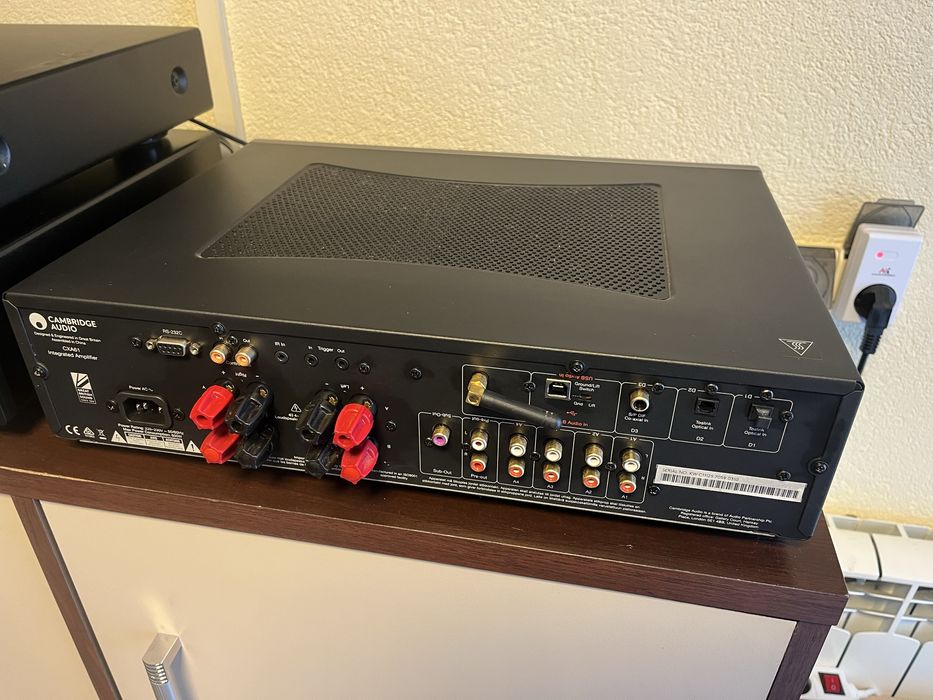 Wzmacniacz stereo Cambride Audio CXA61