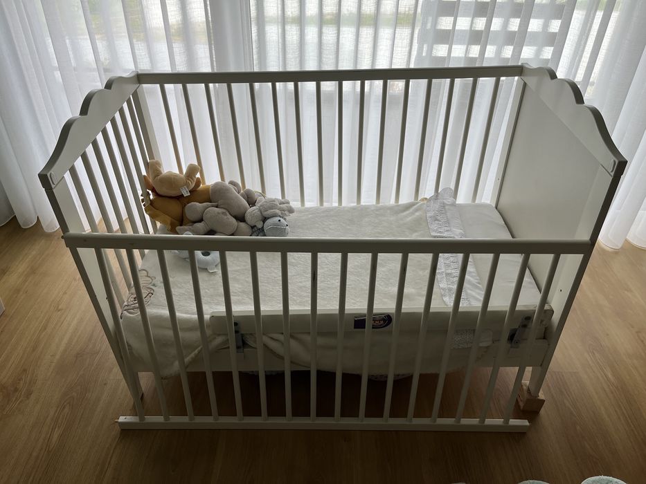 Berco de madeira IKEA