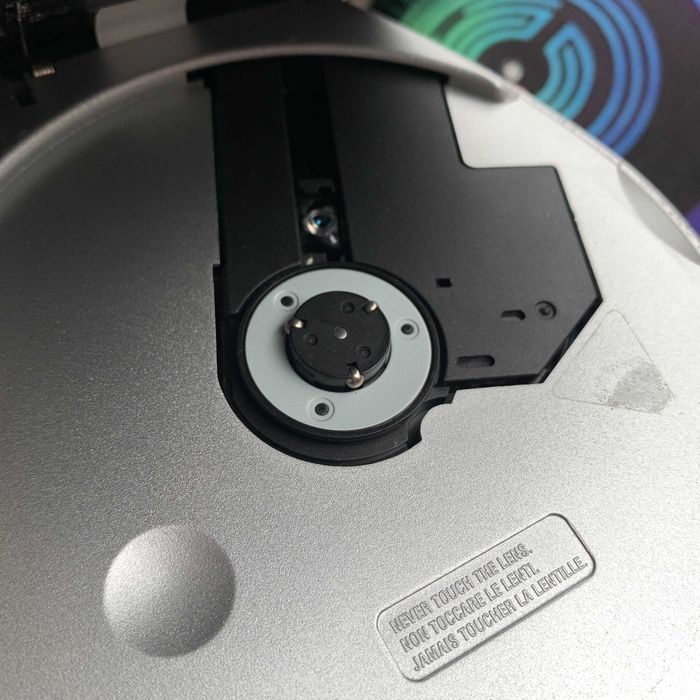 Програвач компакт-дисків ROADSTAR PCD 9550MPT , fm радіо,адаптер