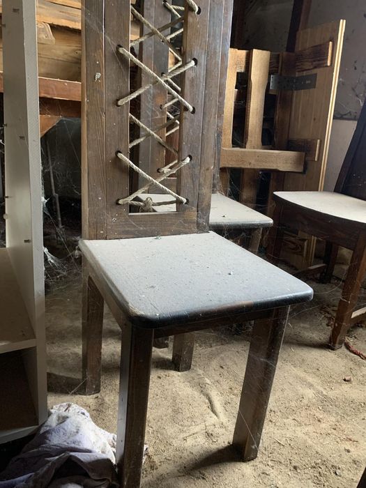 столи стільці меблі