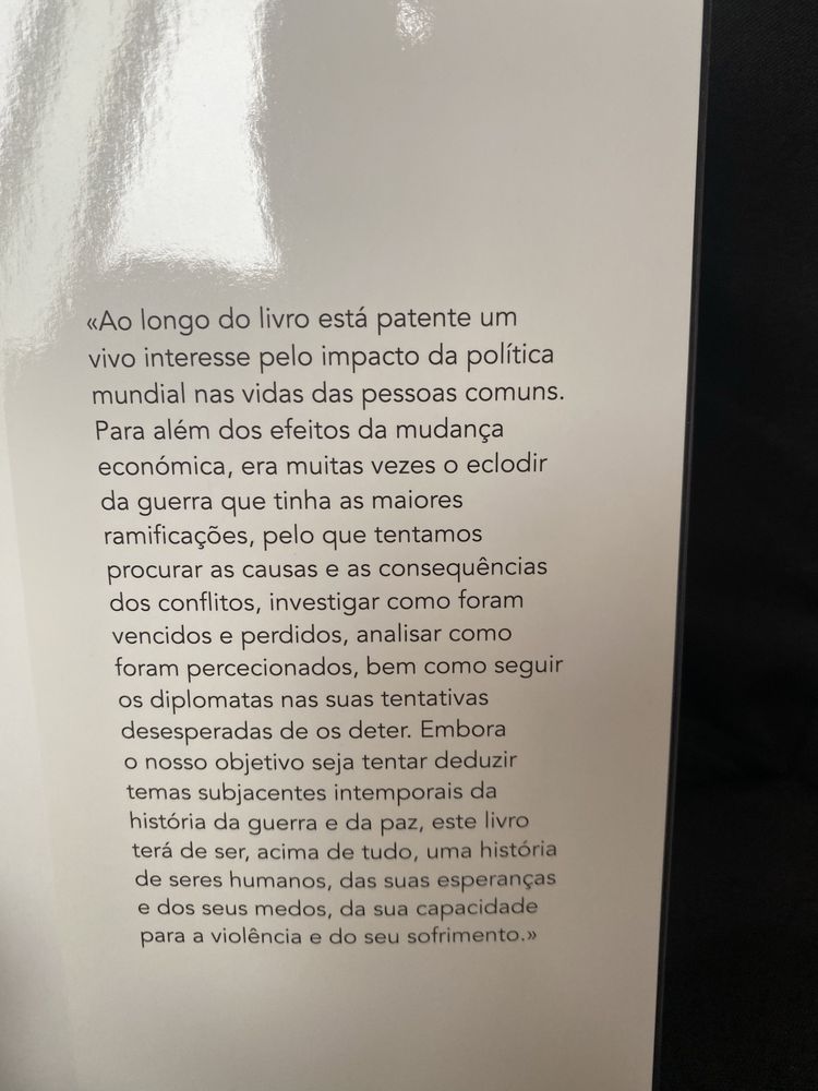Livro “Guerra e Paz - Uma História Política do Mundo”