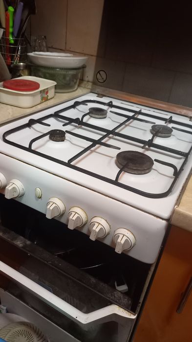 Продам газовую плиту