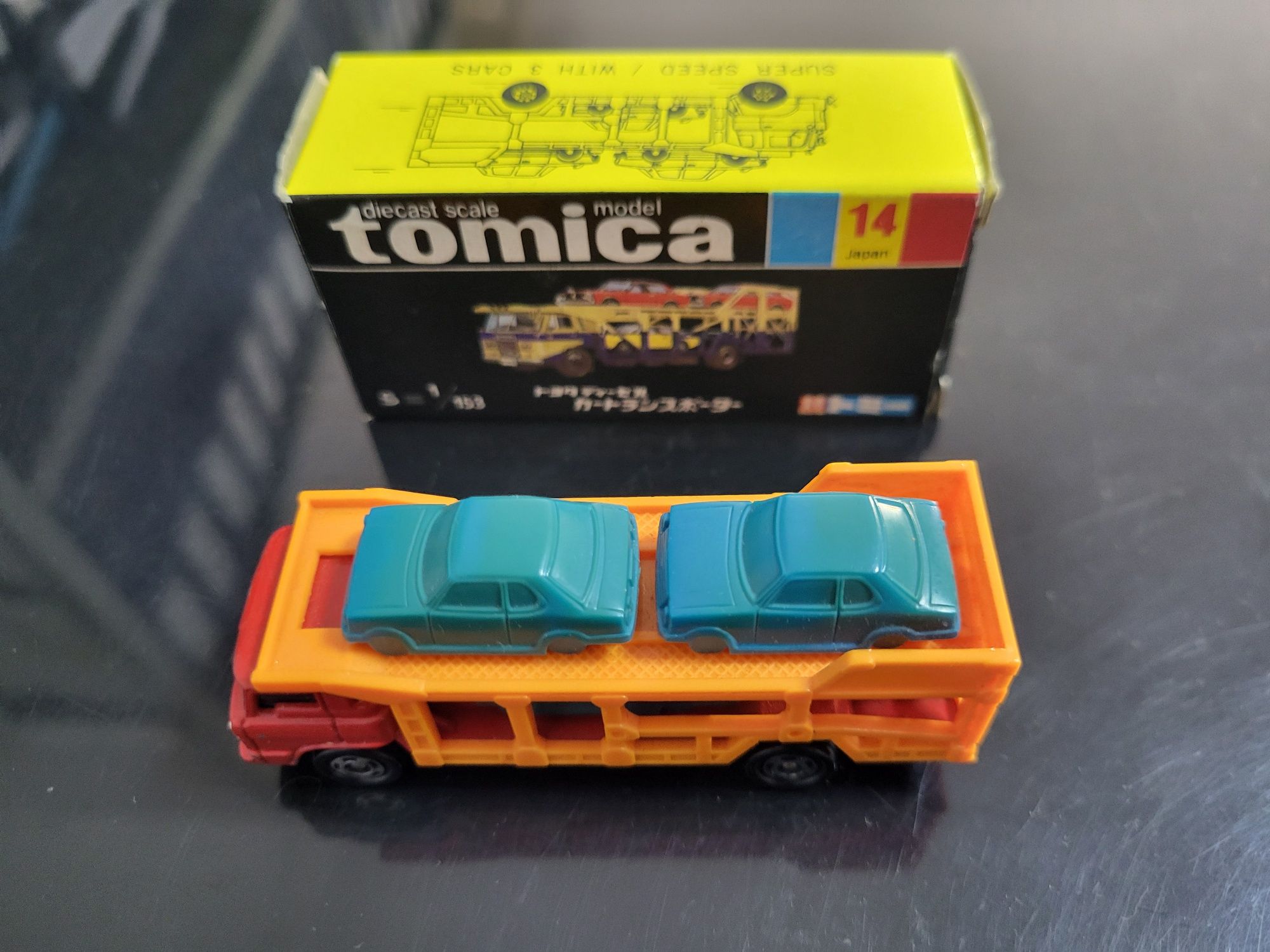 Tomica Black Box 14 Toyota Diesel Car Transporter