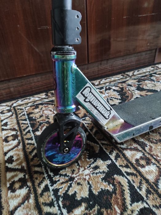 Продам трюковой самокат на деке hipe