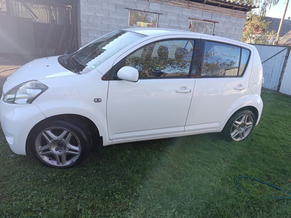 Дайхатсу Сіріон (Тойота пассо)